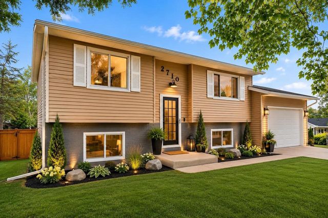 2710 Golden Gate Way, Madison, WI 53713