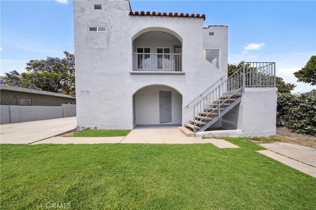 Image 11 of property listing at 1305 W 46th, Los Angeles, CA 90037