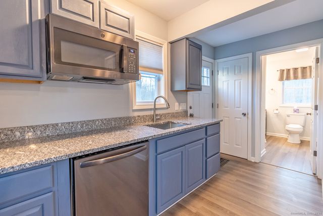 135 West High Street, East Hampton, CT 06424