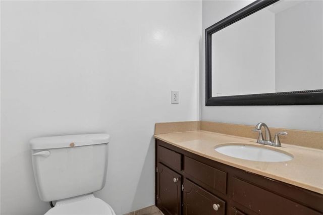 5662 Kingsport Drive, Atlanta, GA 30342