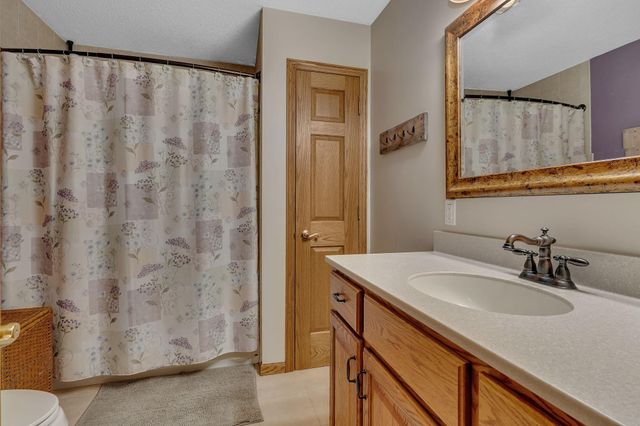 2209 Gorton Avenue NW, Willmar, MN 56201