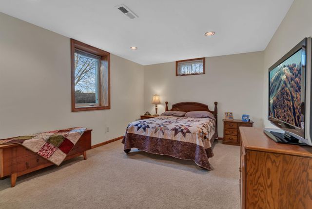 2209 Gorton Avenue NW, Willmar, MN 56201