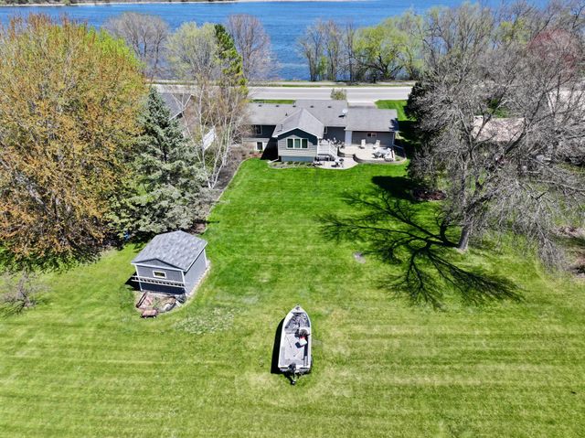 2209 Gorton Avenue NW, Willmar, MN 56201