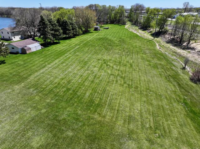2209 Gorton Avenue NW, Willmar, MN 56201