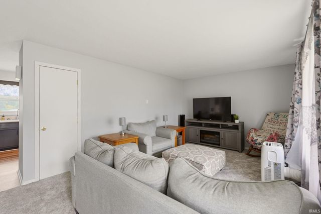 373 N Park Lane, Butler, IN 46721