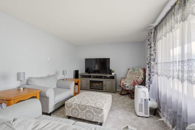 373 N Park Lane, Butler, IN 46721