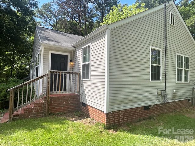 6013 Carver Boulevard B, Charlotte, NC 28269