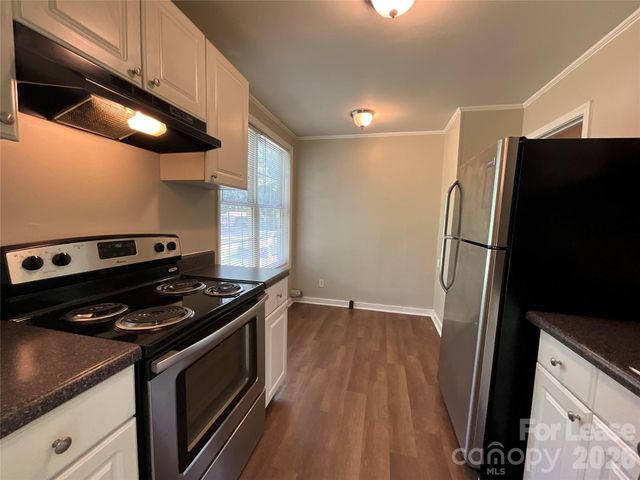 6013 Carver Boulevard B, Charlotte, NC 28269