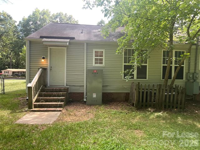 6013 Carver Boulevard B, Charlotte, NC 28269