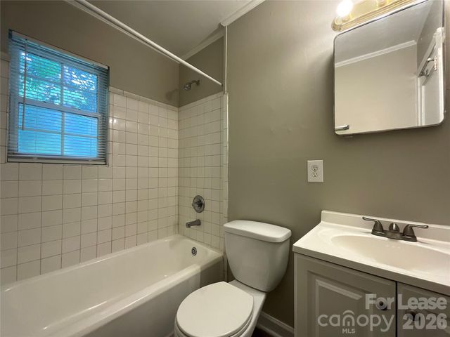 6013 Carver Boulevard B, Charlotte, NC 28269