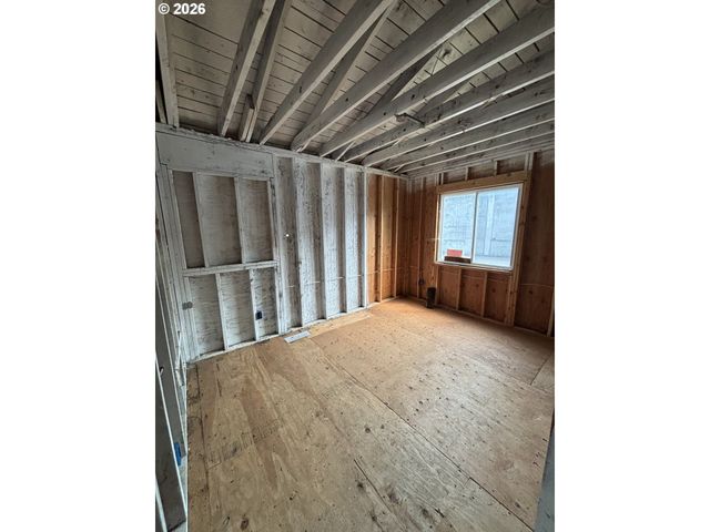 1223 N TERRY St, Portland, OR 97217