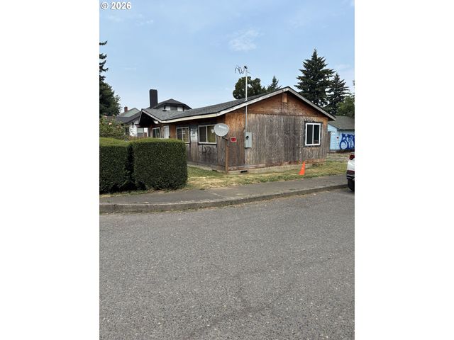 1223 N TERRY St, Portland, OR 97217