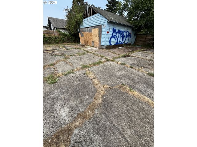 1223 N TERRY St, Portland, OR 97217
