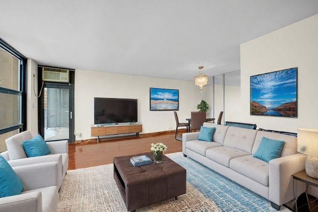 2605 S Indiana Avenue 402, Chicago, IL 60616