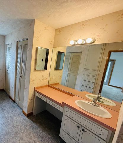 1009 NW 36 ROAD, Gainesville, FL 32609