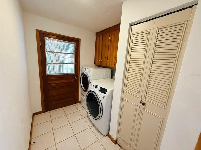 1009 NW 36 ROAD, Gainesville, FL 32609