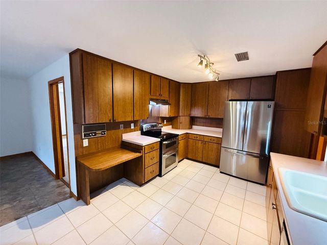 1009 NW 36 ROAD, Gainesville, FL 32609