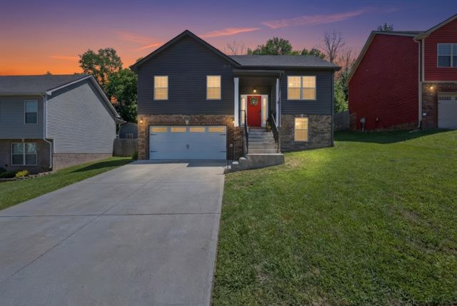 1148 Racker Dr, Clarksville, TN 37043