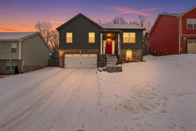 1148 Racker Dr, Clarksville, TN 37043