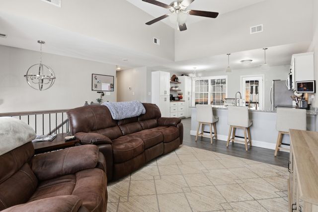 1148 Racker Dr, Clarksville, TN 37043