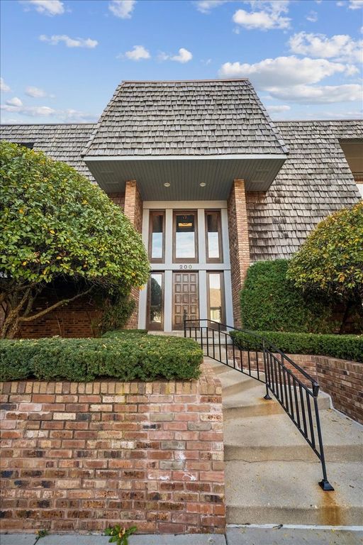 200 Red Top Drive 304, Libertyville, IL 60048 — photo 2
