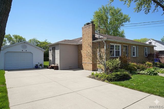 3801 Sowles Road, Hamburg, NY 14075