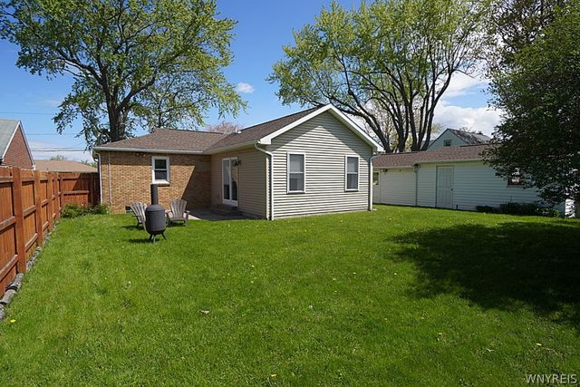 3801 Sowles Road, Hamburg, NY 14075