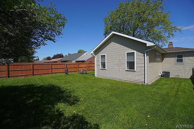 3801 Sowles Road, Hamburg, NY 14075
