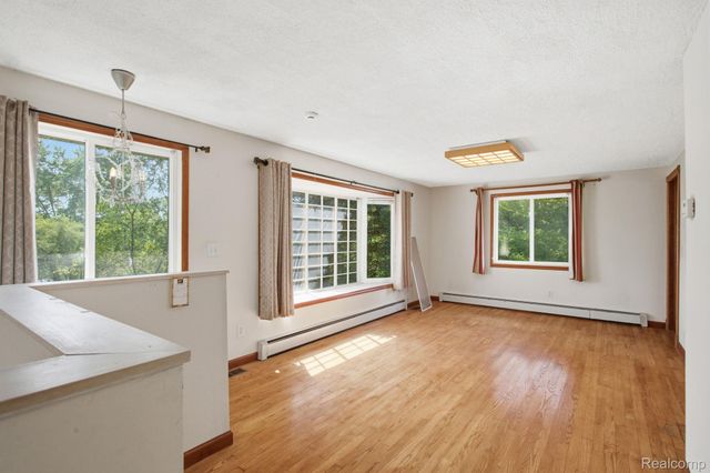 2726 Bay Drive, West Bloomfield Charter Township, MI 48324