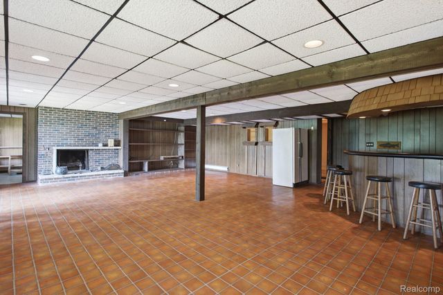 2726 Bay Drive, West Bloomfield Charter Township, MI 48324
