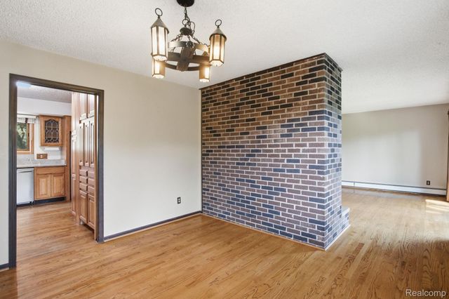 2726 Bay Drive, West Bloomfield Charter Township, MI 48324