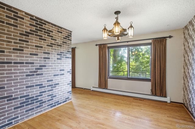 2726 Bay Drive, West Bloomfield Charter Township, MI 48324