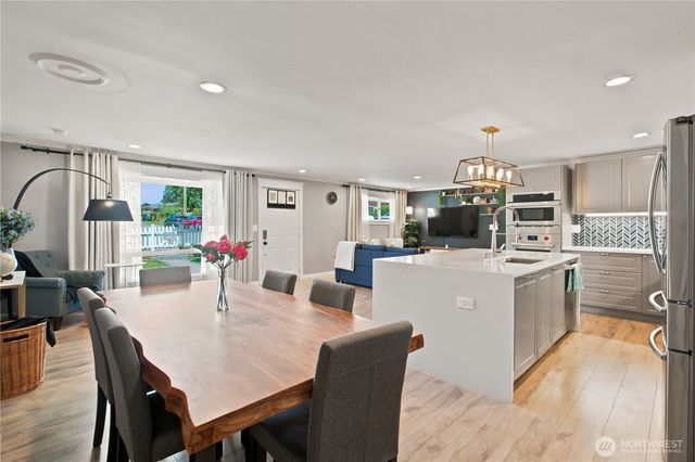 3519 NE 8th Street, Renton, WA 98056