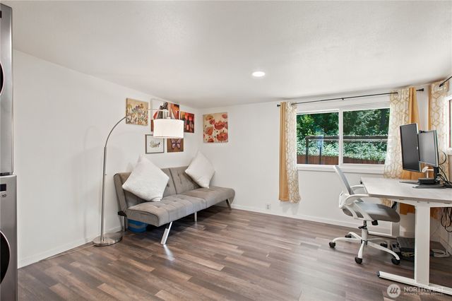 3519 NE 8th Street, Renton, WA 98056