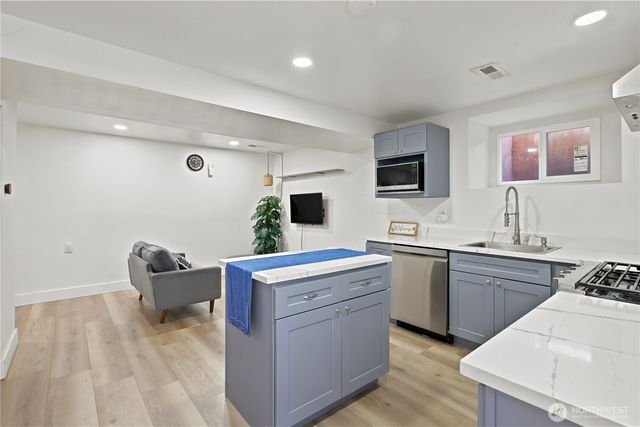 3519 NE 8th Street, Renton, WA 98056