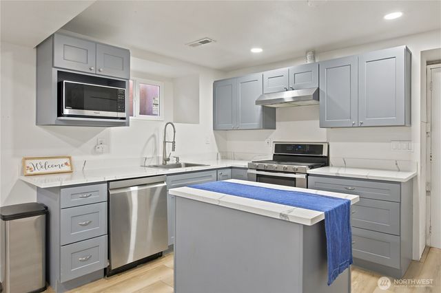 3519 NE 8th Street, Renton, WA 98056