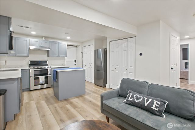 3519 NE 8th Street, Renton, WA 98056
