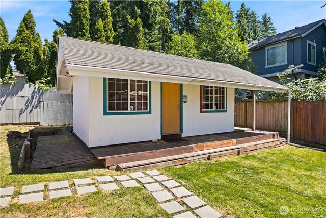 3519 NE 8th Street, Renton, WA 98056