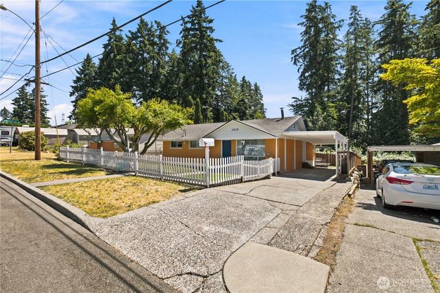 3519 NE 8th Street, Renton, WA 98056