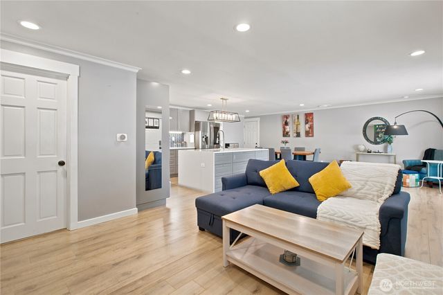 3519 NE 8th Street, Renton, WA 98056