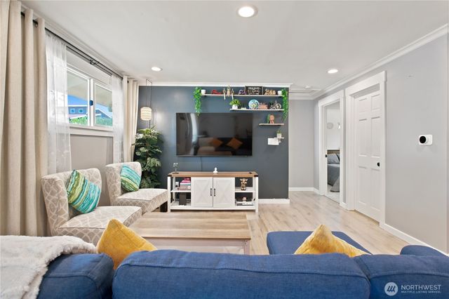 3519 NE 8th Street, Renton, WA 98056