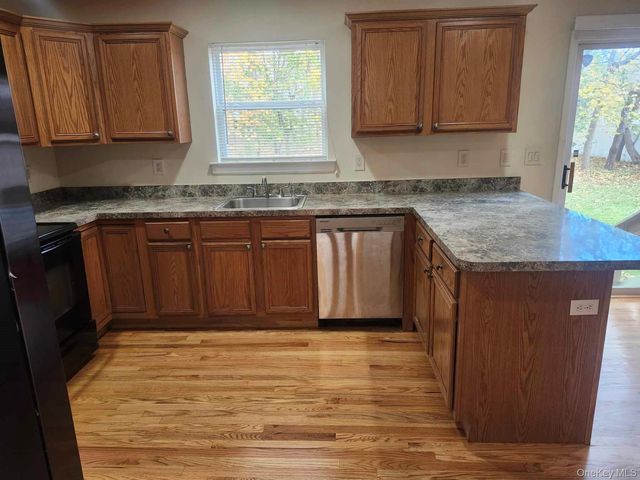 4 Gatz Road, Riverhead, NY 11901