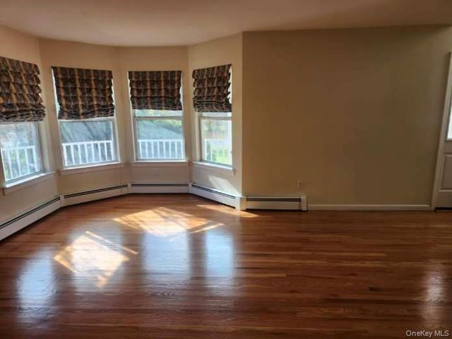 4 Gatz Road, Riverhead, NY 11901