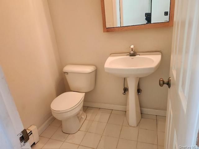 4 Gatz Road, Riverhead, NY 11901