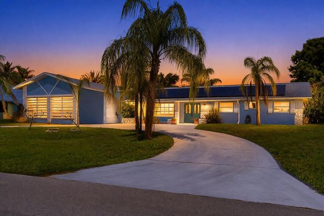 343 SE Verada Avenue, Port St. Lucie, FL 34983