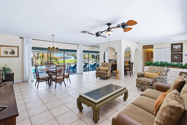 343 SE Verada Avenue, Port St. Lucie, FL 34983