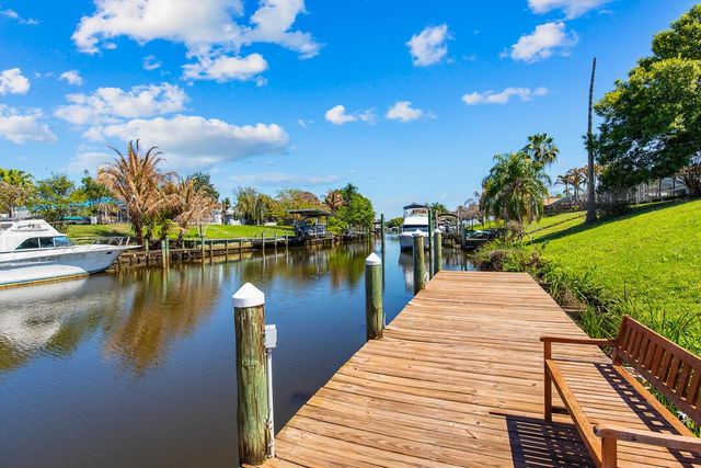 343 SE Verada Avenue, Port St. Lucie, FL 34983