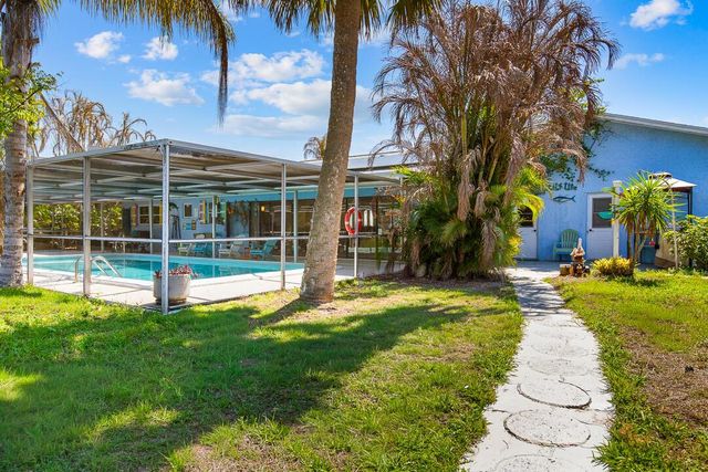 343 SE Verada Avenue, Port St. Lucie, FL 34983