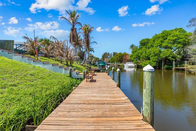 343 SE Verada Avenue, Port St. Lucie, FL 34983