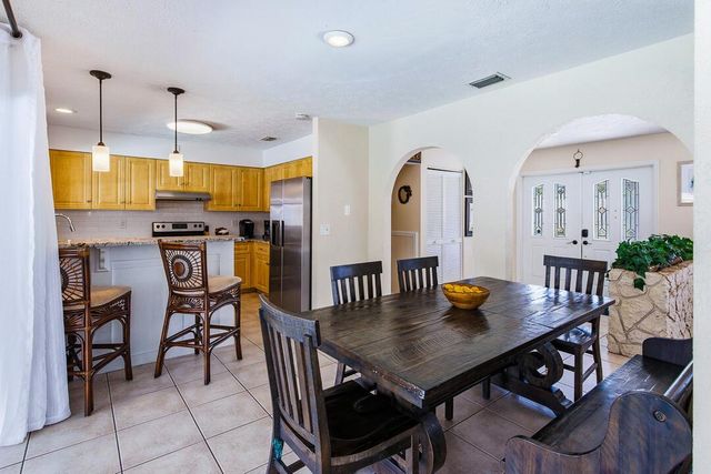 343 SE Verada Avenue, Port St. Lucie, FL 34983